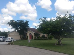 8211 Hunters Glen Cir, North Fort Myers, FL 33917