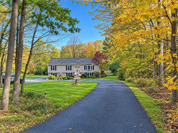 852 Churchill St, Pittsfield, MA 01201