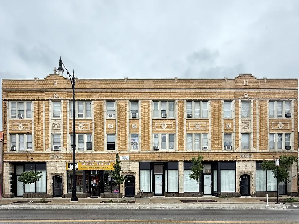 3585 N Milwaukee Ave #2