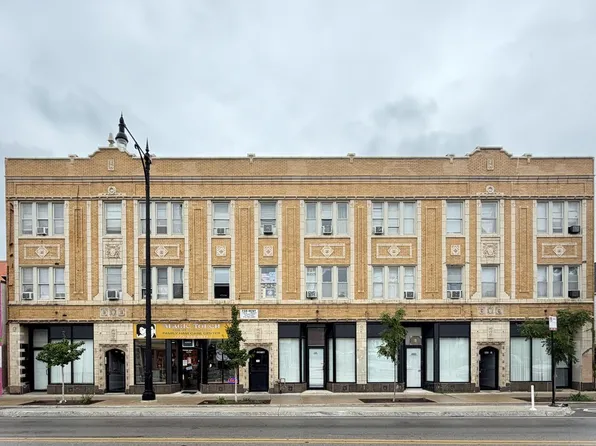 3585 N Milwaukee Ave, Chicago, IL