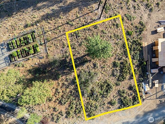2nd image of 615 Pine Loop