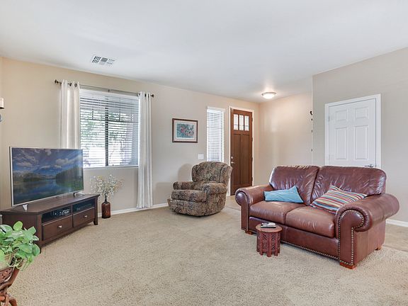 4th image of 3048 N Wycliff Ct