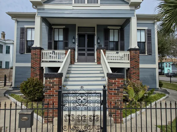 902 Winnie St, Galveston, TX 77550