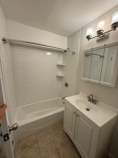 Studio, 555 sqft, $1,800 — Photo 4