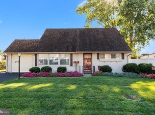 31 Quail Rd, Levittown, PA 19057