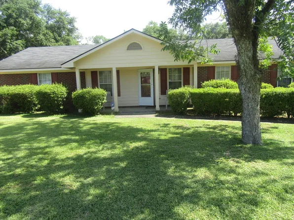2120 Gleneagles Dr, Albany, GA 31707