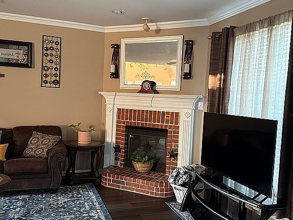 Fireplace gas or electric 
