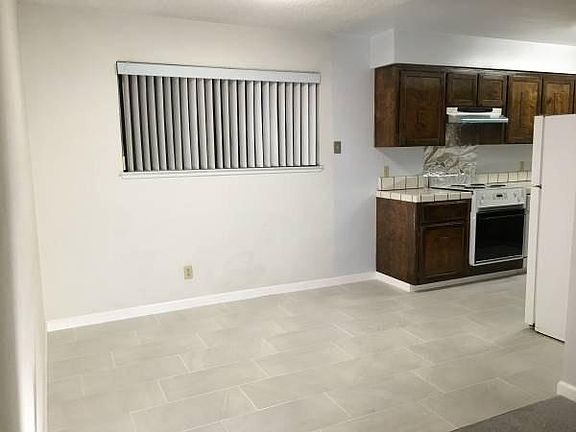 5th image of 3776 Moorpark Ave APT 4