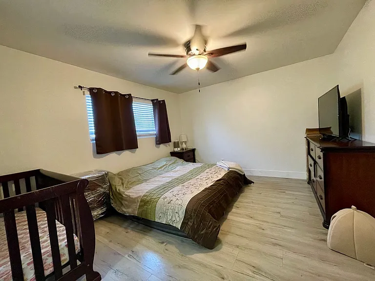 1280 Denver Ln #E — Photo 6