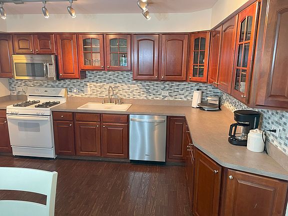 3rd image of 15939 Blackwater Ct