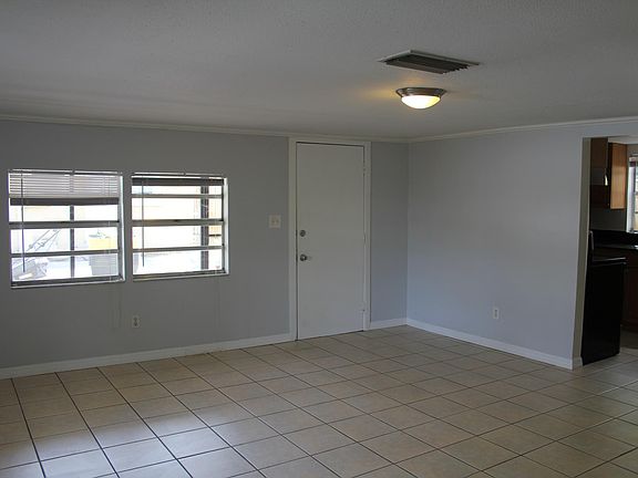 3rd image of 105 W Mohawk Ave APT C