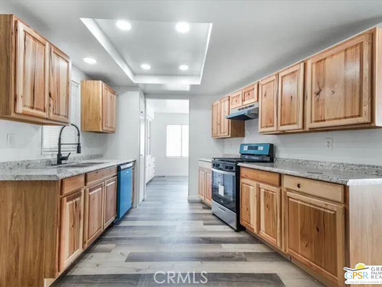 38 N Paseo Laredo — Photo 4