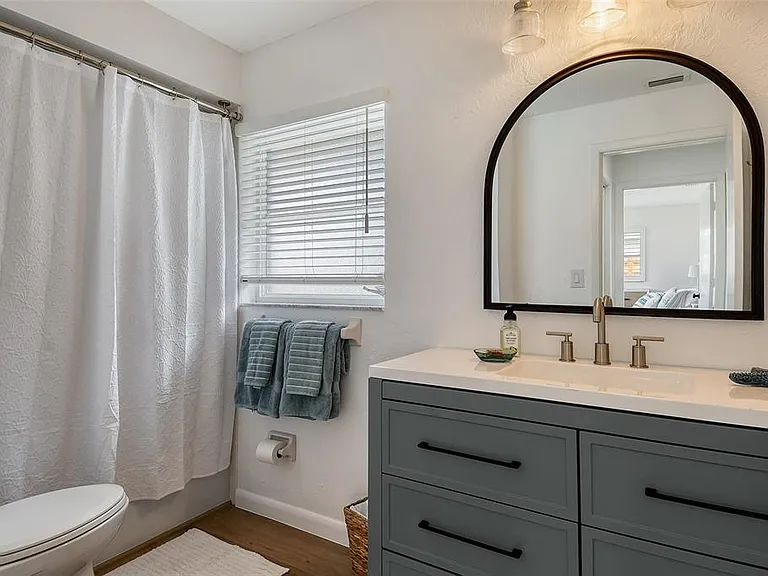 6722 Roxbury Dr — Photo 42