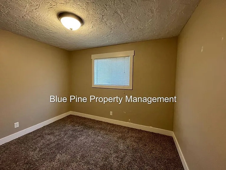 1201 N Skyline Dr #2 — Photo 13