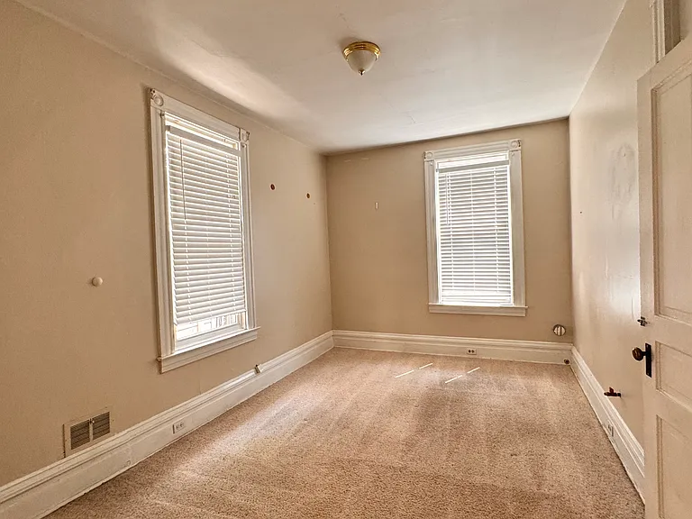 223 Lehigh Ave — Photo 19
