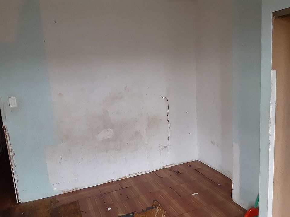 2nd main bedroom 