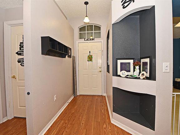 5th image of 2870 Blackburn Ave