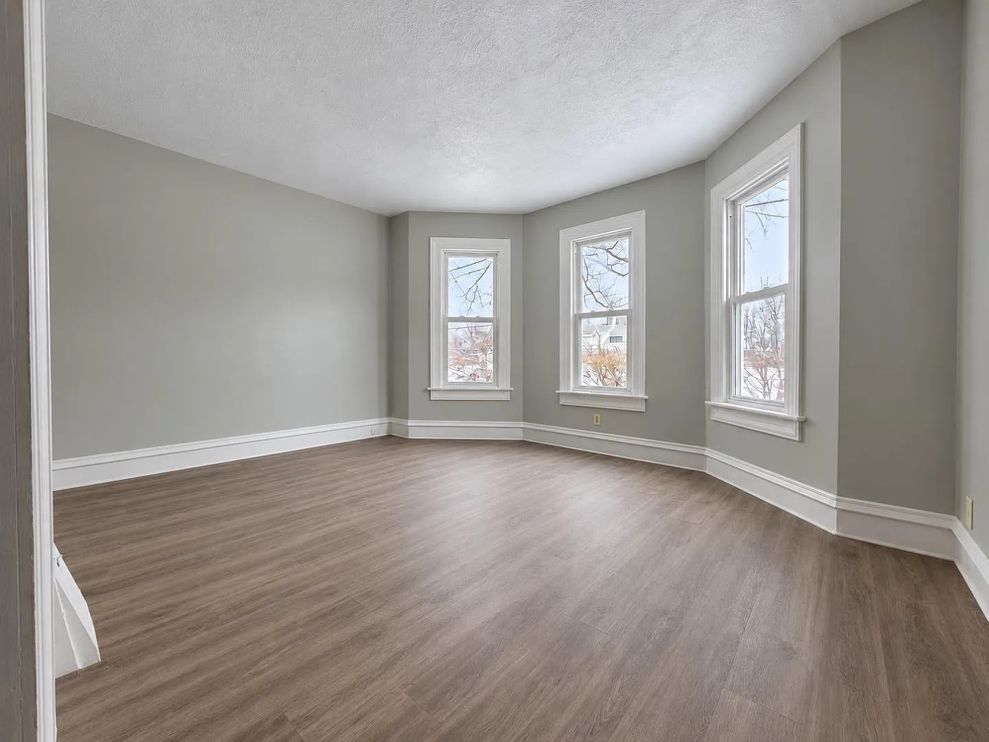 320 Crosby St — Photo 4