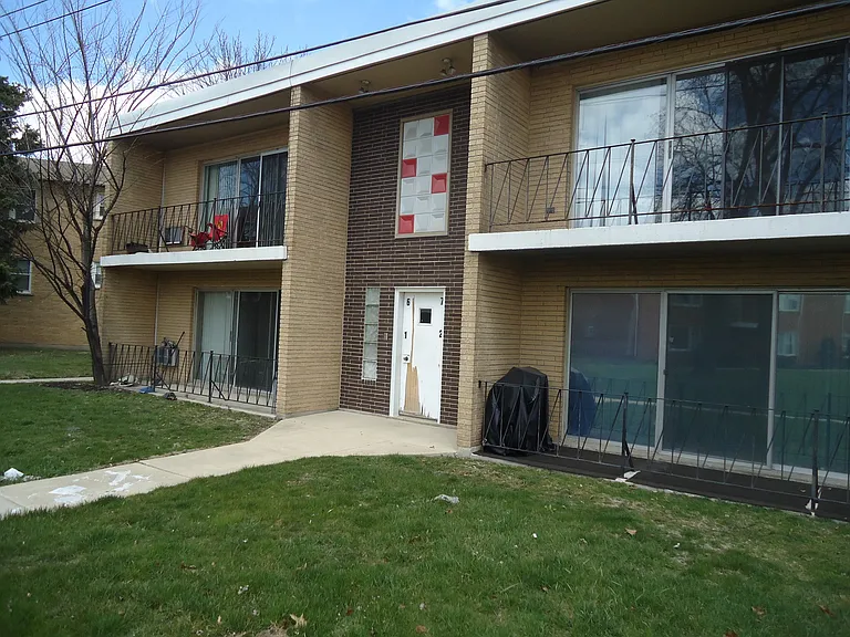 5818 107th Court Way #8 — Photo 1