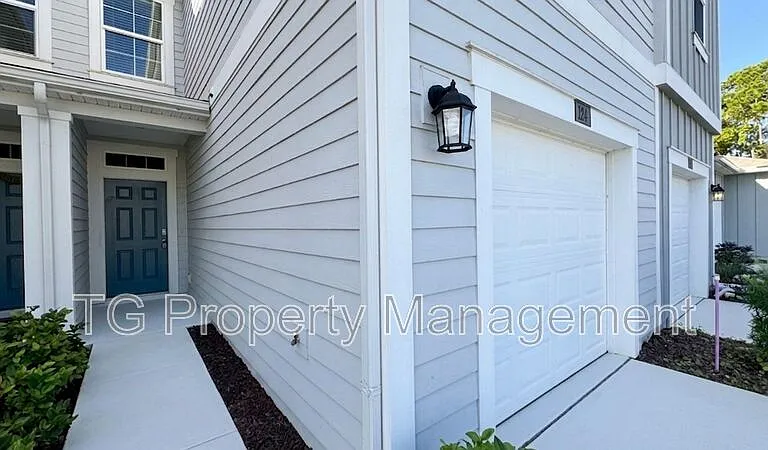 124 Pasadena Dr — Photo 3