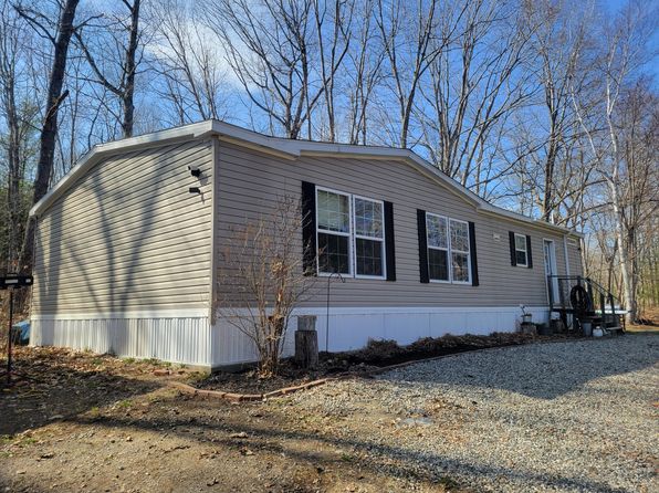 12 Breezy Lane, China, ME 04358