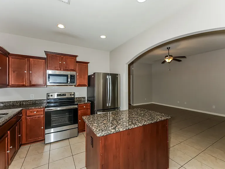 4144 Tower Ln — Photo 7