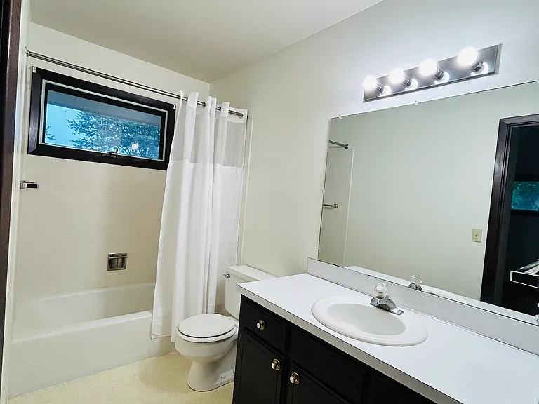 8001 Sandalwood Dr — Photo 10
