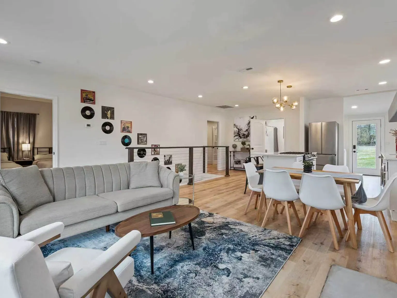 4 bed, 2.5 bath, 1875 sqft, $3,250 — Photo 4