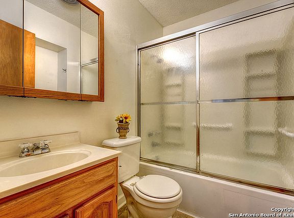 5th image of 221 Linda Ct