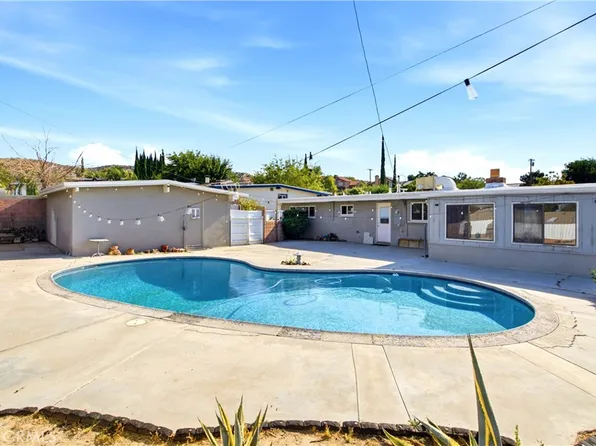 38664 Yucca Tree St, Palmdale, CA 93551