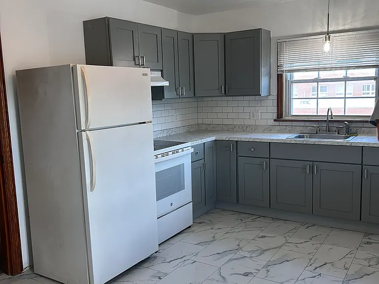 1346 Jefferson Ave #2 — Photo 4