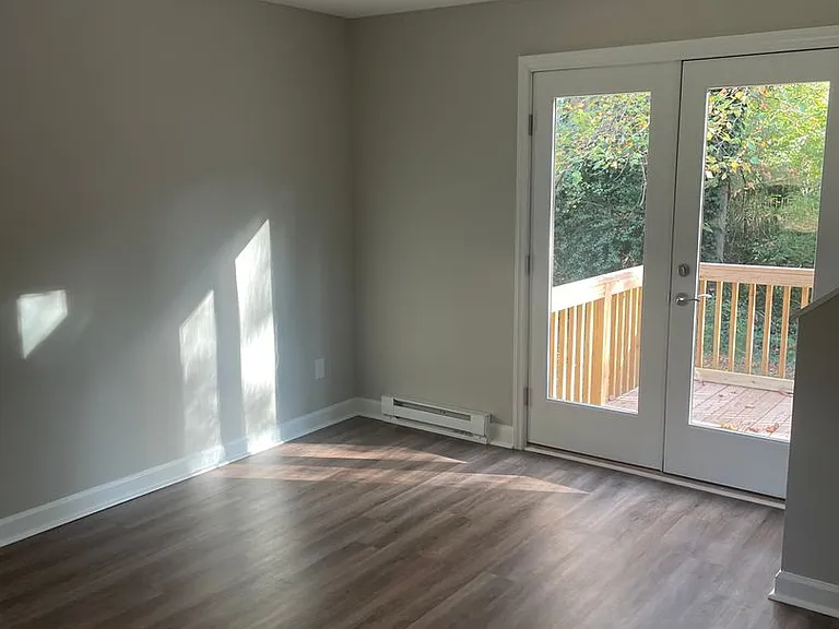 272 Hedgecock Ave — Photo 2
