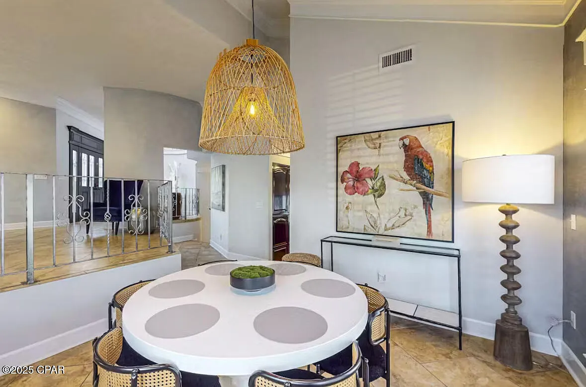 3 bed, 2.5 bath, 2806 sqft, $6,000 — Photo 1