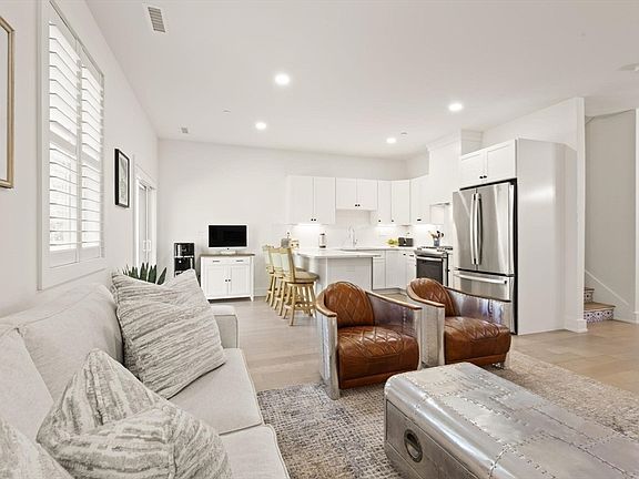 5th image of 300 Albion Rd #302