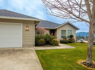 2609 NW Loma Vista Dr, Roseburg, OR