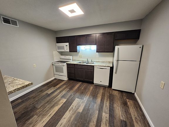 5th image of 2624 Roseland Ter APT 4