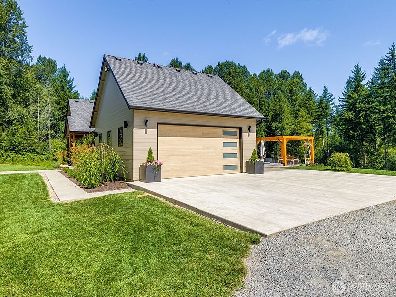 4th image of 31503 NE Parcel Avenue