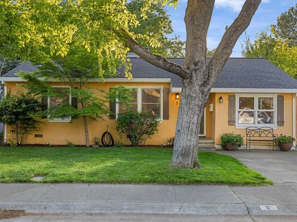 5 Simmons Way, Davis, CA 95616