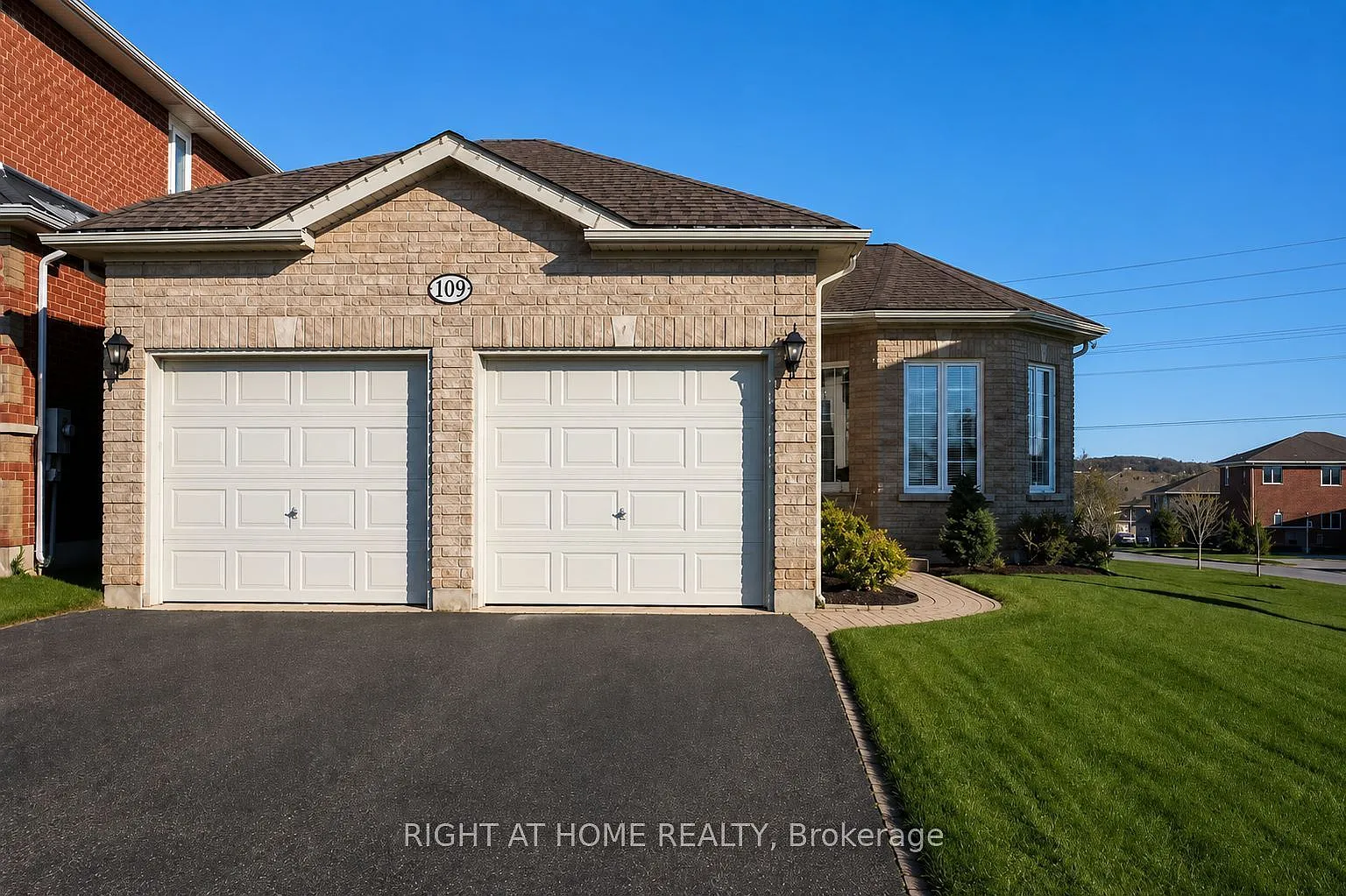 3 bed, $2,195 — Photo 1