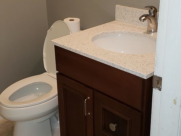 2ND FLOOR - BATHROOM