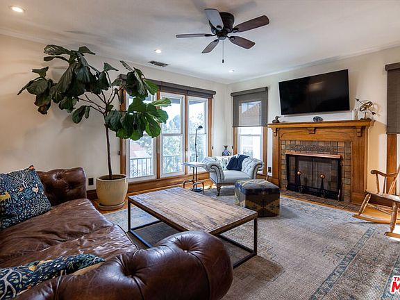 2nd image of 1921 N Mariposa Ave #1923