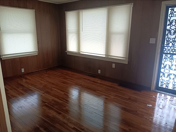 4th image of 2360 Ohio St