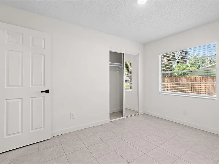 450 N Elmwood Point — Photo 13