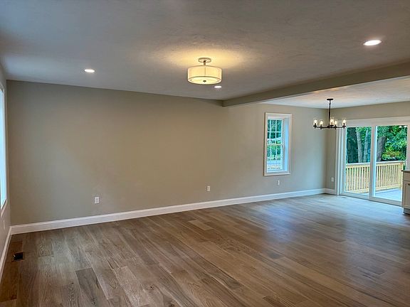 3rd image of 240 Spring St