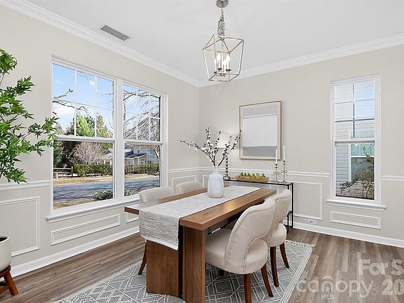 2nd image of 6022 Colonial Garden Dr