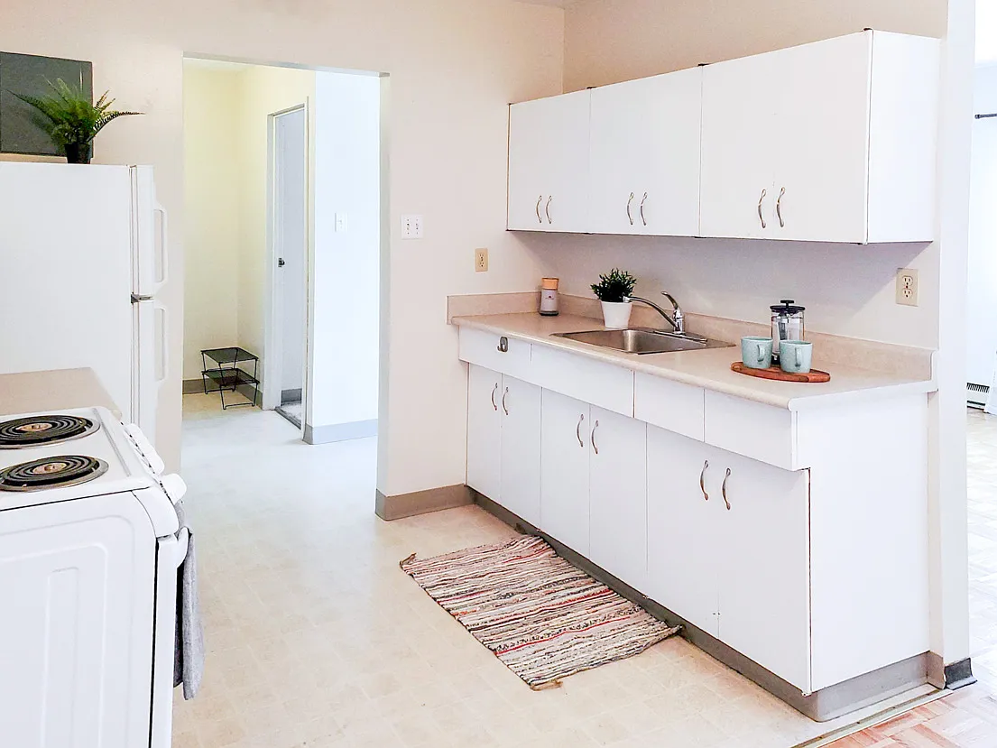 Building Photo - 1025 Munroe Ave #307