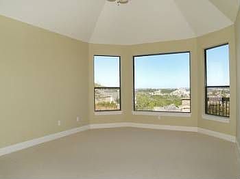 5th image of 15102 Joseph Dr