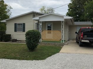 211 E North 6th St, Shelbyville, IL