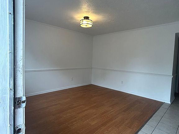 5th image of 6 Penn Cir Unit B