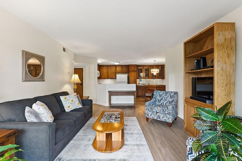 17607 Pomerado Rd Unit 101